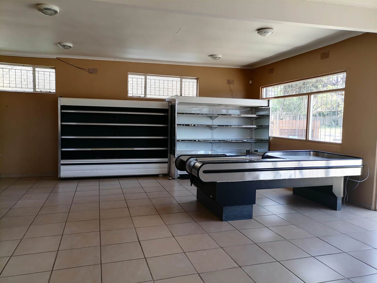 895  m² Commercial space in Carletonville photo number 12