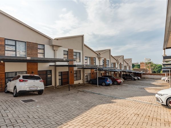 4 Bedroom Townhouse 4 Bedroom Townhouse