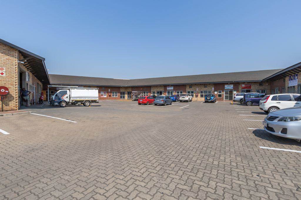 159  m² Commercial space in Alton photo number 7