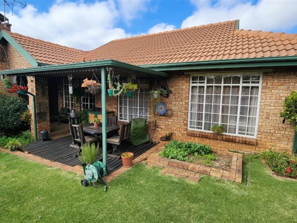 3 Bedroom Townhouse 3 Bedroom Townhouse
