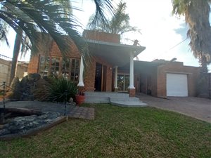 5 Bed House in Jan Niemand Park