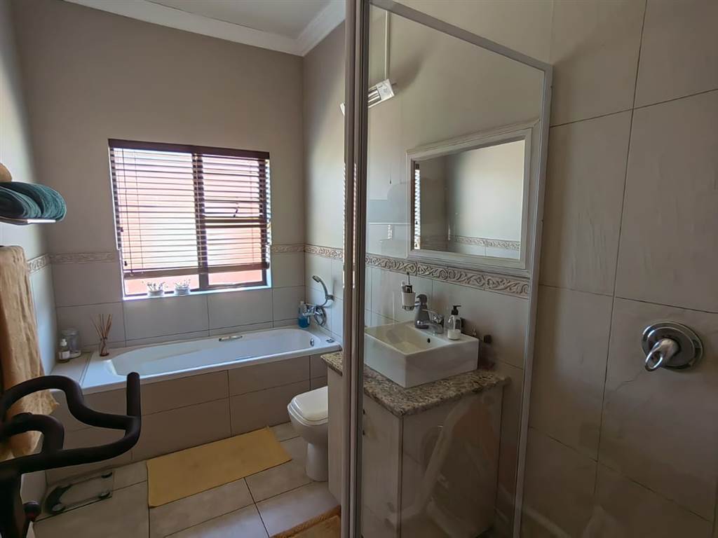 3 Bed House in Parys Golf Estate photo number 21