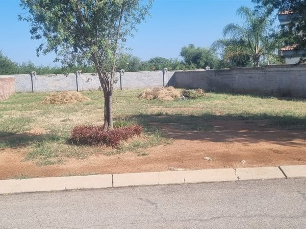 644 m² Land available in Polokwane Central