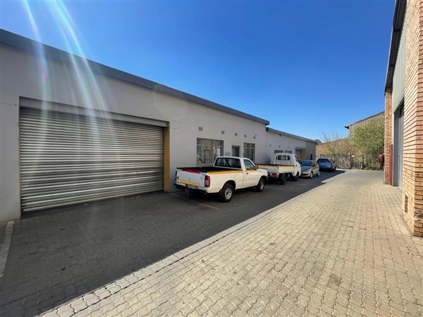 119  m² Industrial space