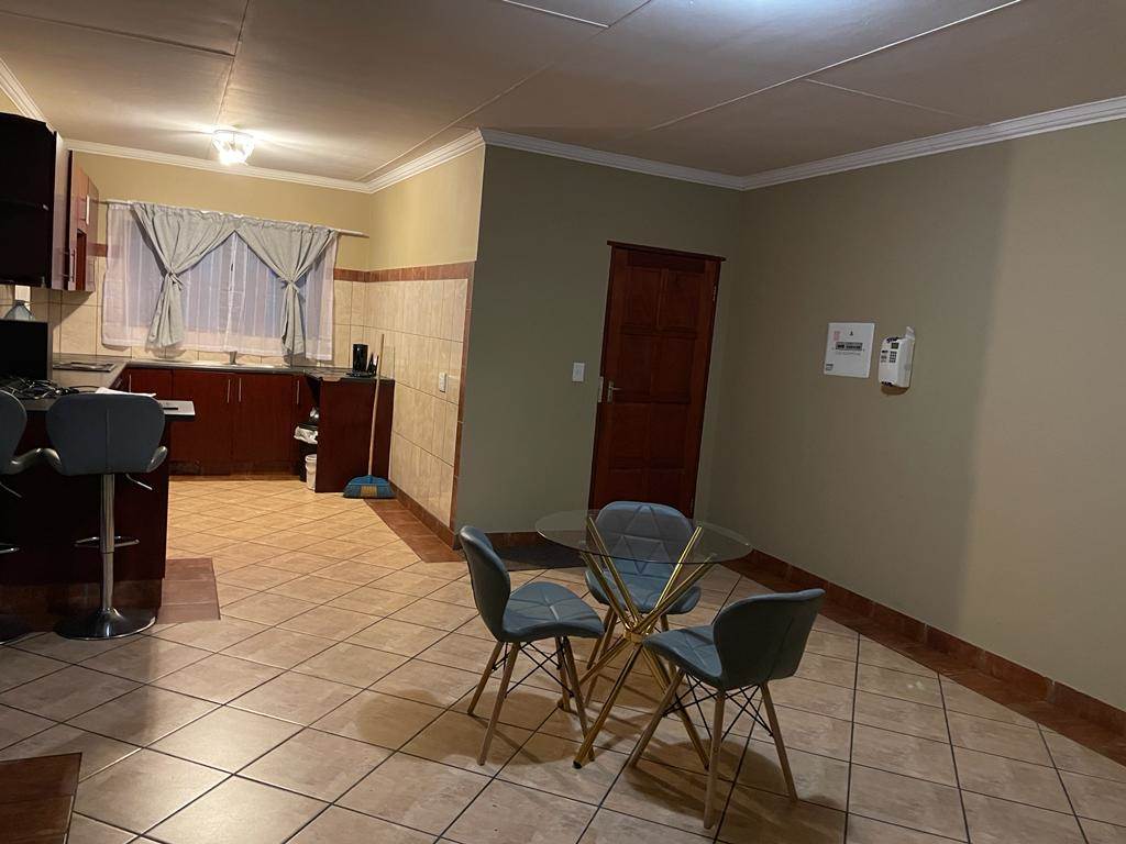 2 Bed House in Middelburg Central photo number 4