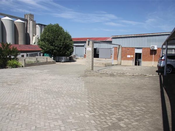 1 860  m² Industrial space