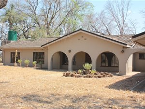 41 m² Farm in Kameeldrift West