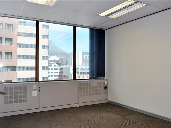 435  m² Office Space