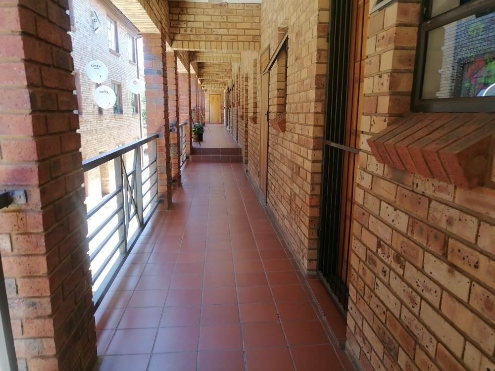 1 Bed Apartment in Potchefstroom Central photo number 16
