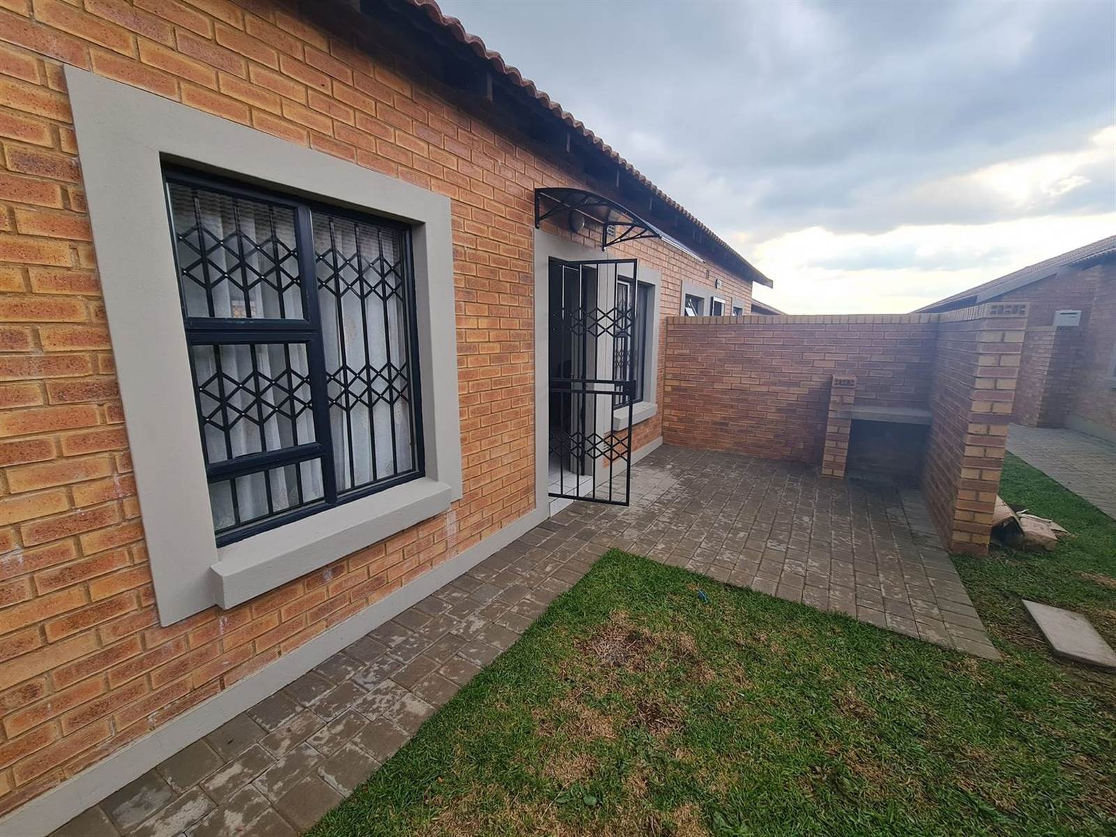 2 Bed Townhouse in Trichardt photo number 20