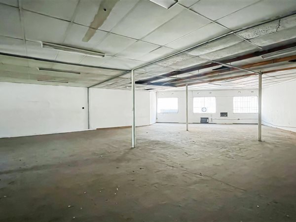 664  m² Commercial space