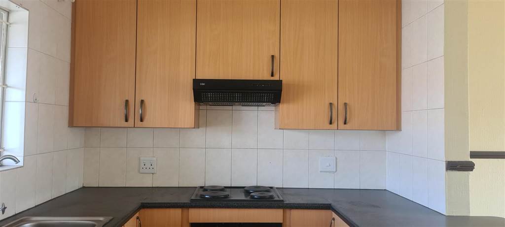 2 Bed House in Dalpark Ext 1 photo number 4