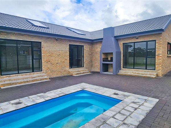 4 Bedroom House 4 Bedroom House