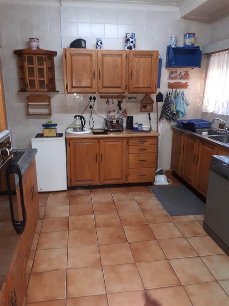 3 Bed House in Standerton Central photo number 9