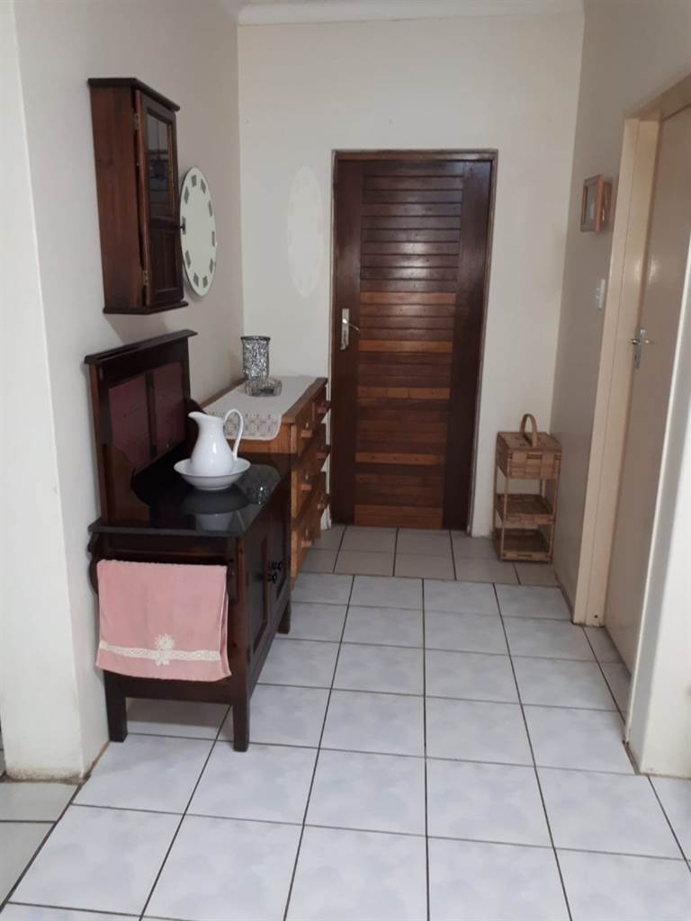 3 Bed House in Standerton Central photo number 16