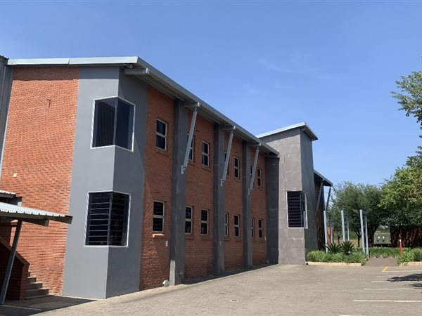 2052  m² Industrial space in Monavoni