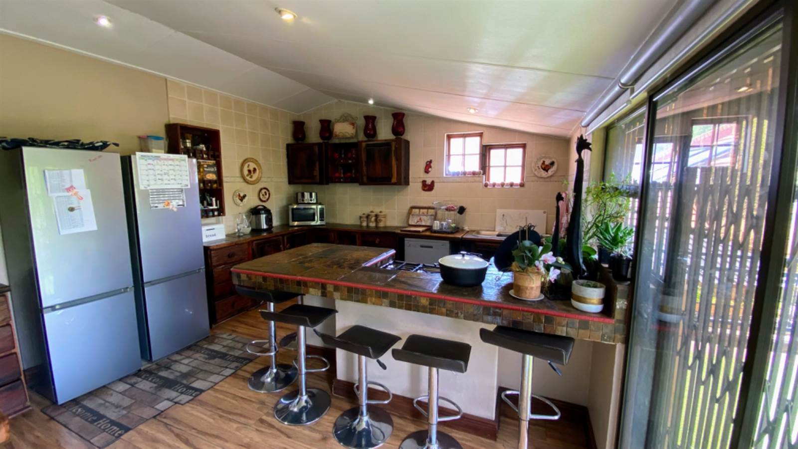 4 Bed House in Buffelspoort photo number 13