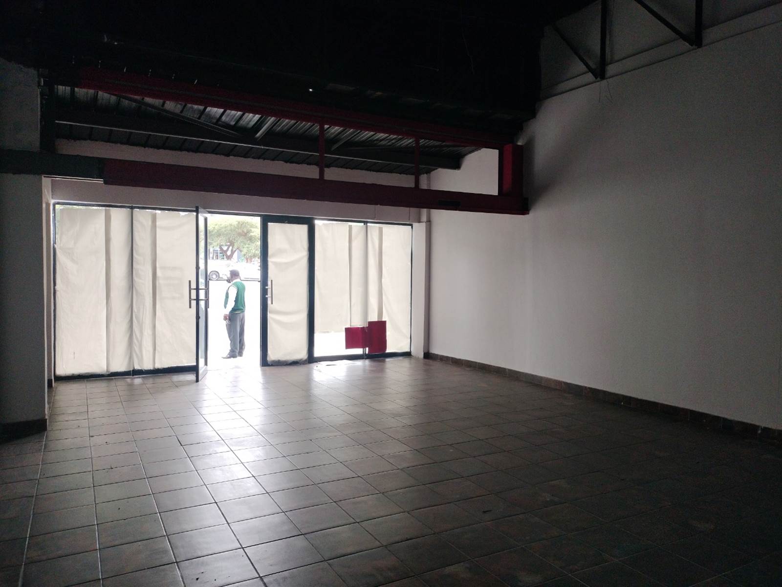 82  m² Commercial space in Fourways photo number 2