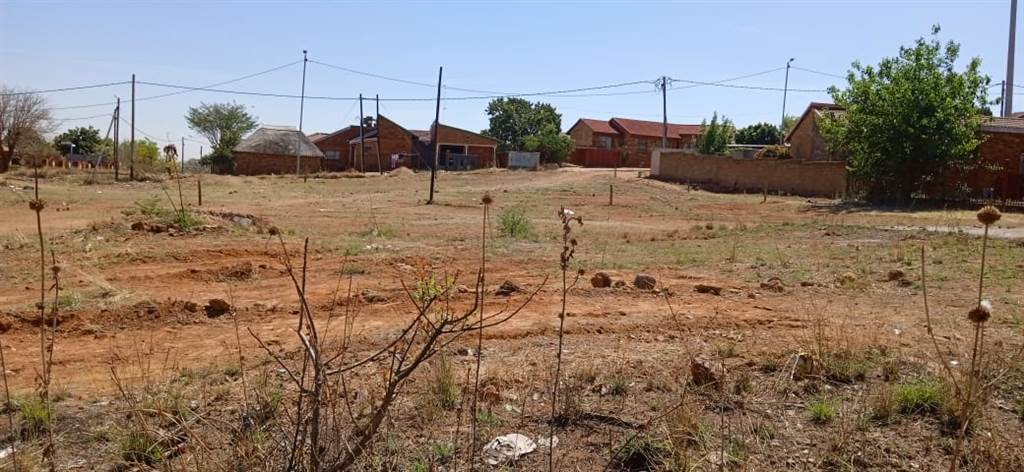 1400 m² Land available in Soshanguve photo number 4
