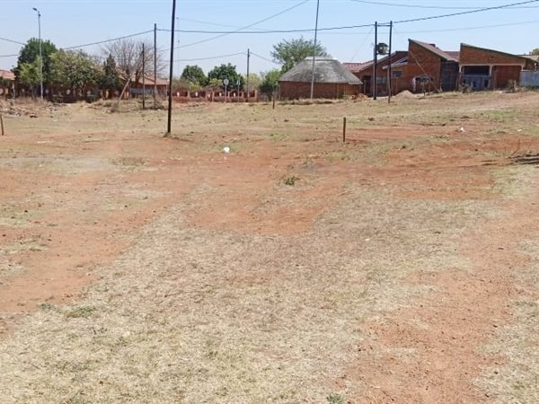 1400 m² Land available in Soshanguve