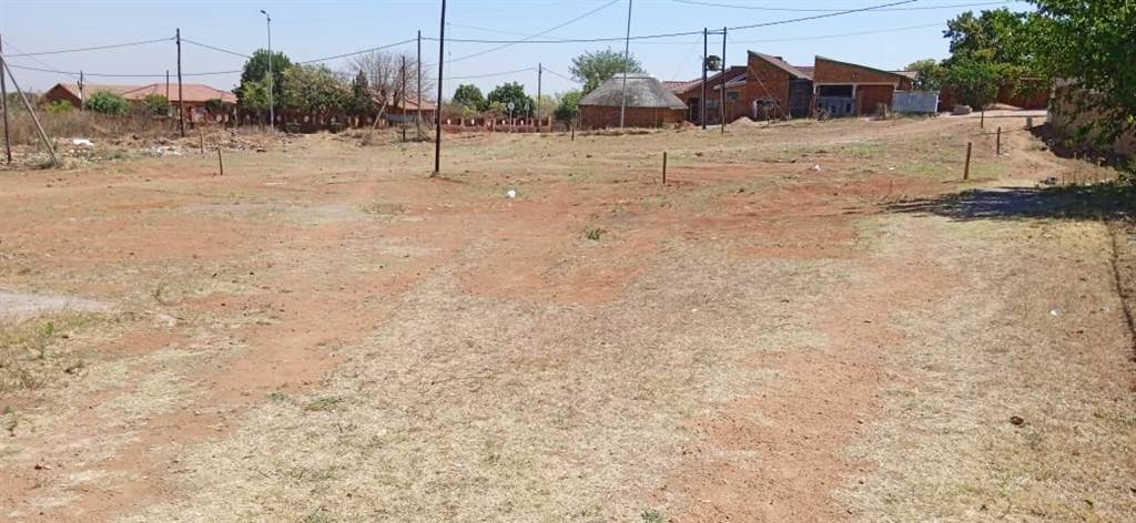1400 m² Land available in Soshanguve photo number 1