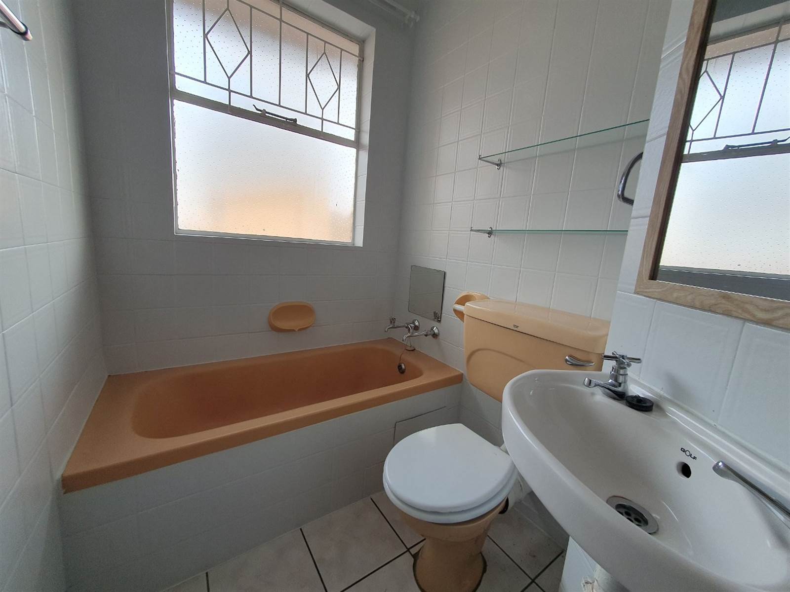 2 Bed Apartment in New Redruth photo number 8