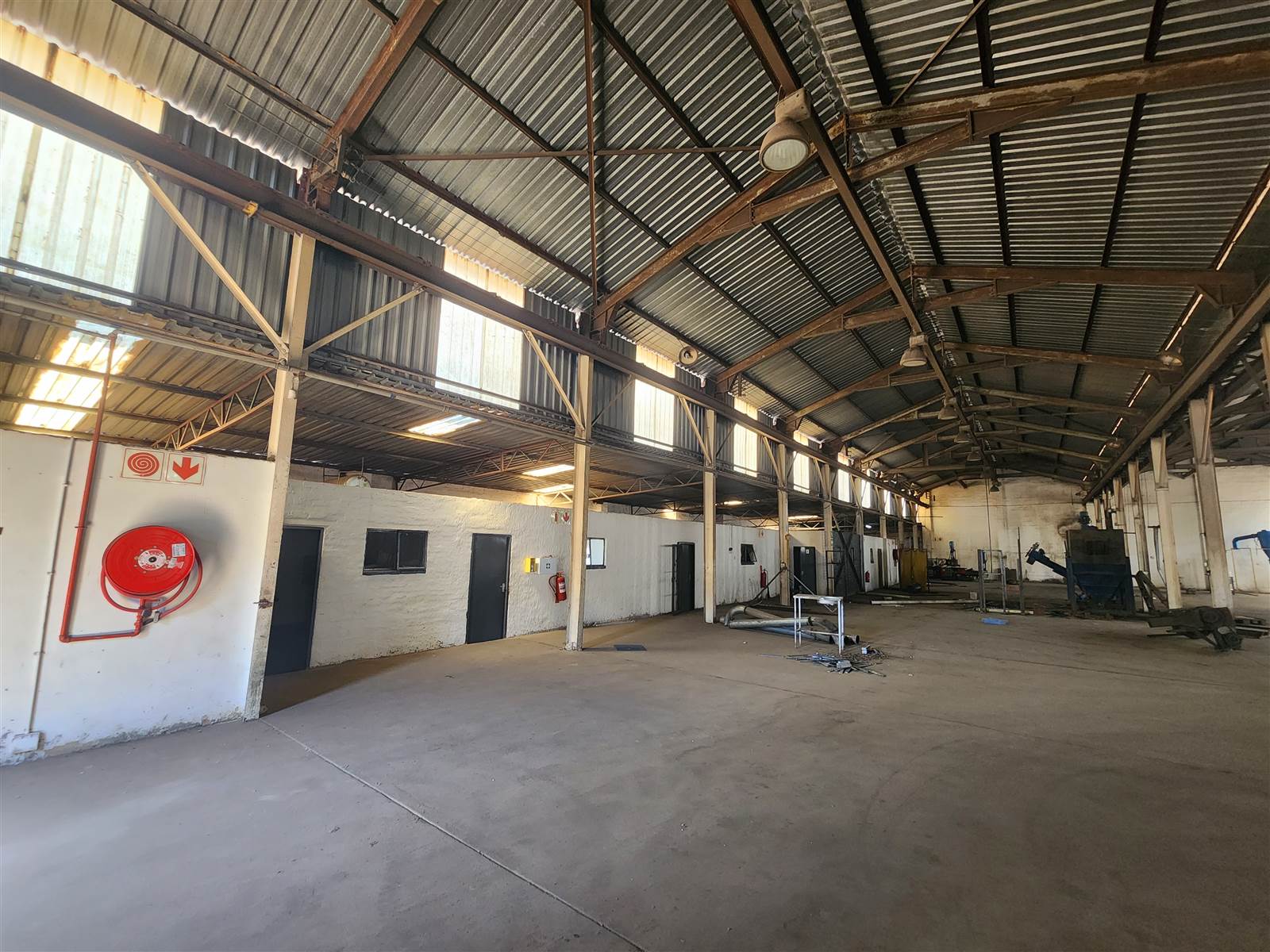 1100  m² Industrial space in Primrose photo number 3