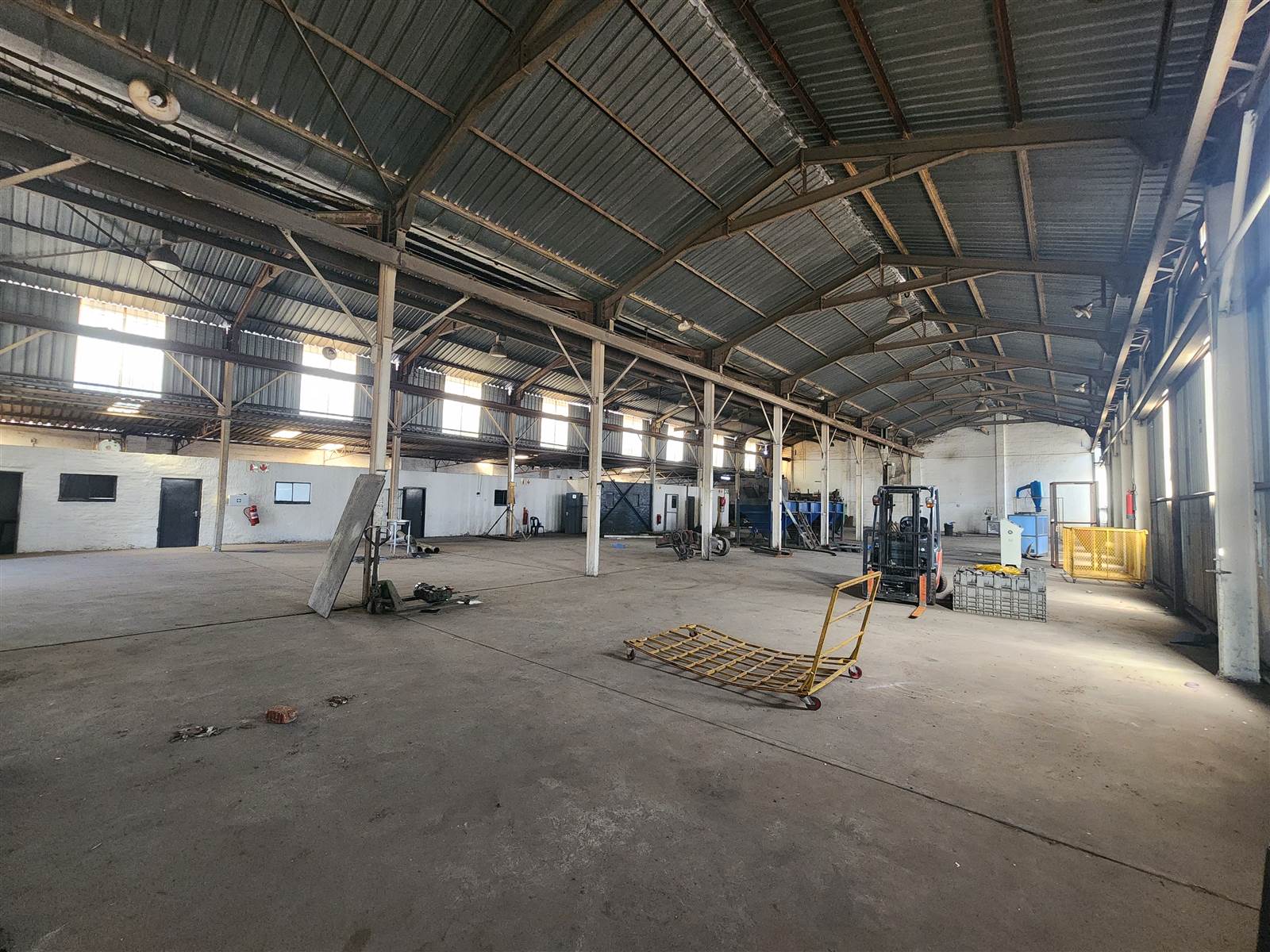 1100  m² Industrial space in Primrose photo number 4