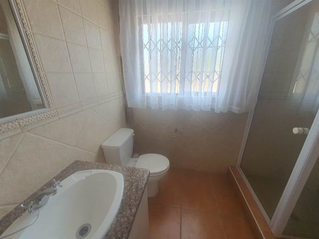 4 Bed Townhouse in Secunda photo number 4