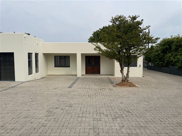 57  m² Commercial space