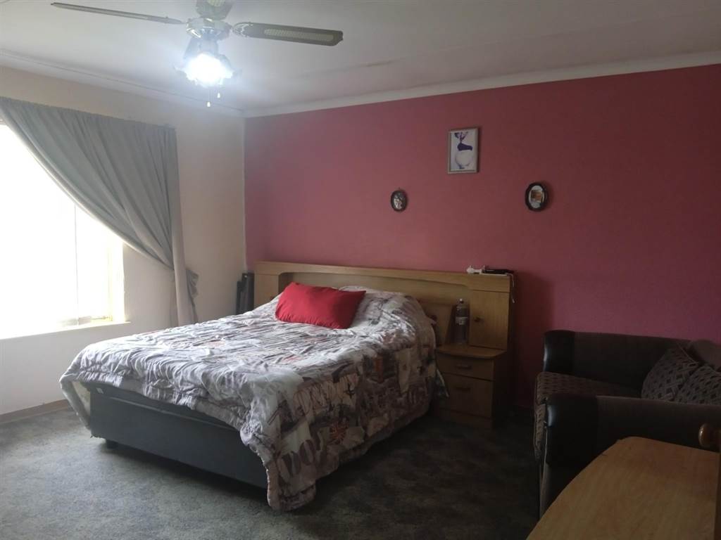 3 Bed House in Brakpan North photo number 17