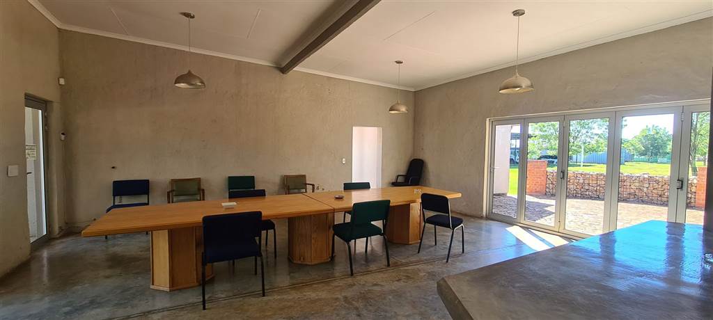 300  m² Office Space in Vyfhoek photo number 4