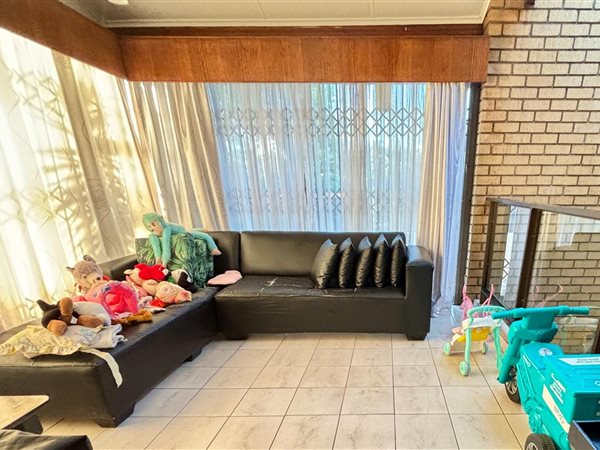 3 Bedroom Townhouse 3 Bedroom Townhouse