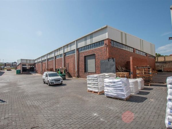 2 500  m² Industrial space