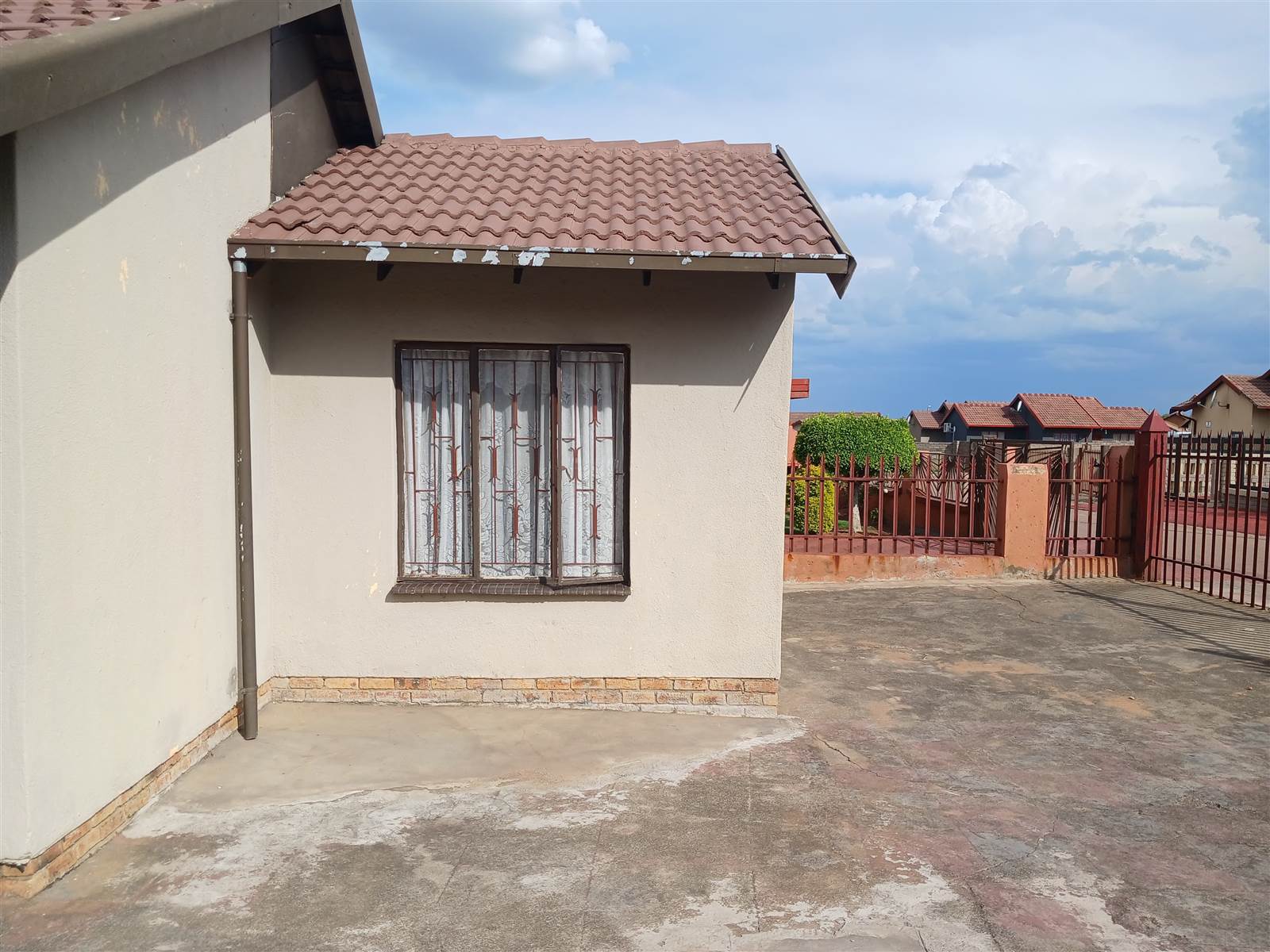 2 Bed House in Tlhabane photo number 4