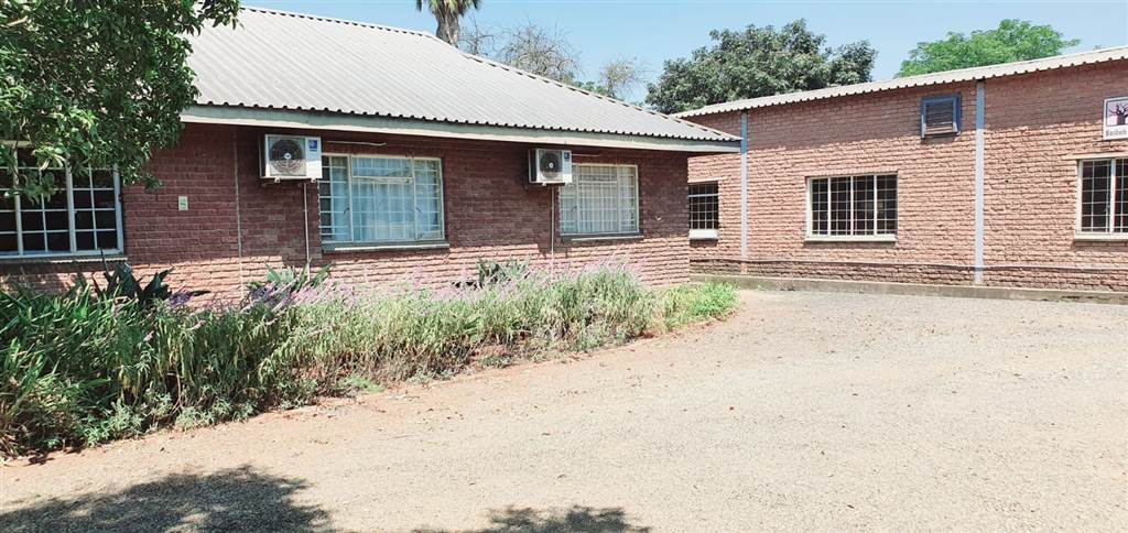 792  m² Industrial space in Louis Trichardt photo number 3