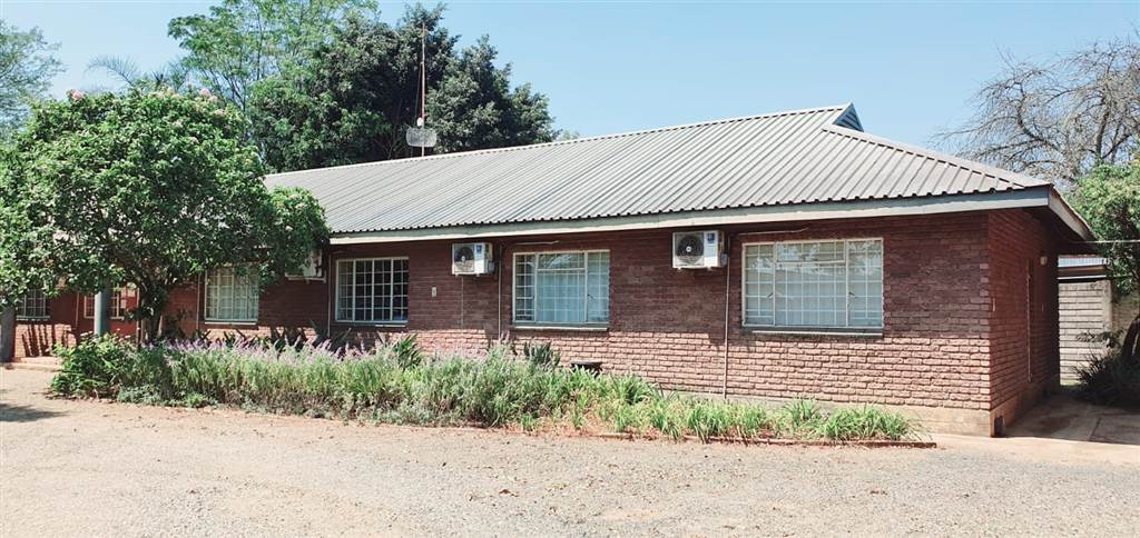 792  m² Industrial space in Louis Trichardt photo number 1