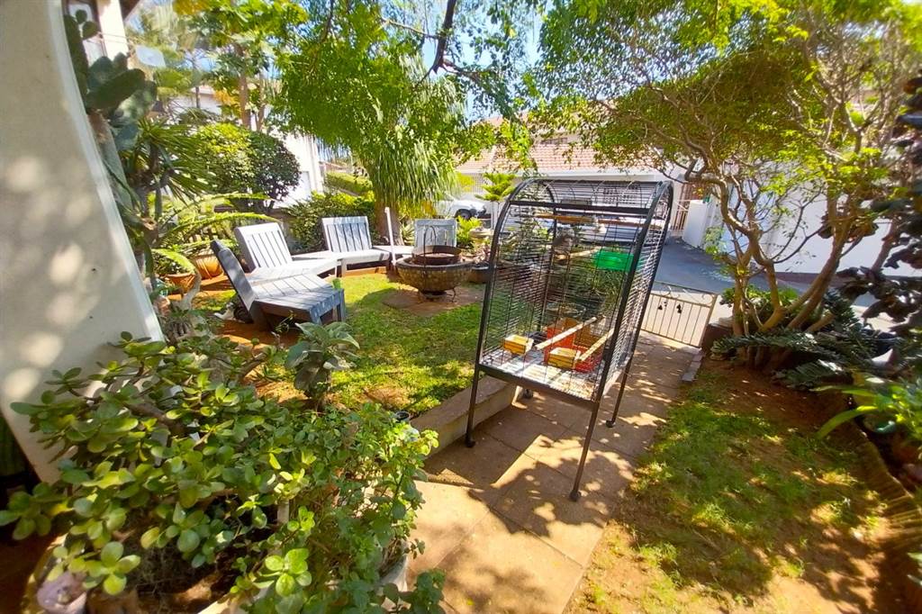 3 Bed Townhouse in Illovo Beach photo number 2