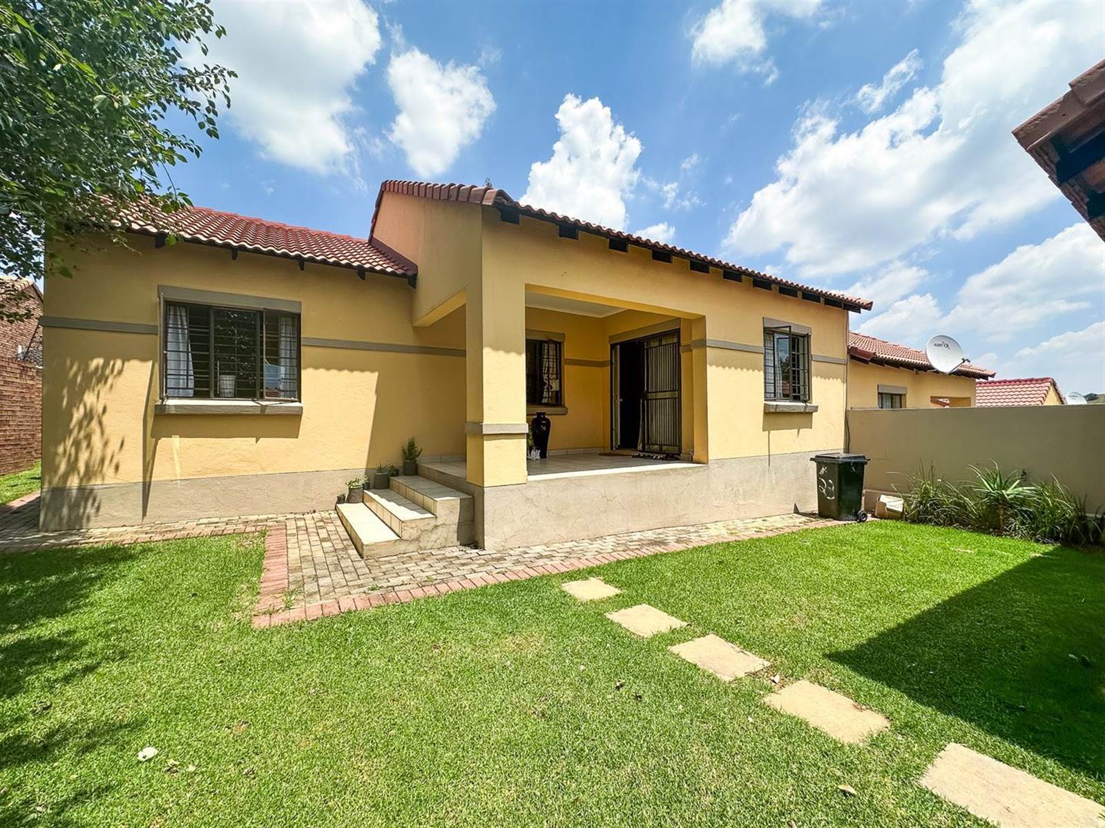 3 Bed Townhouse in Mooikloof Ridge photo number 28