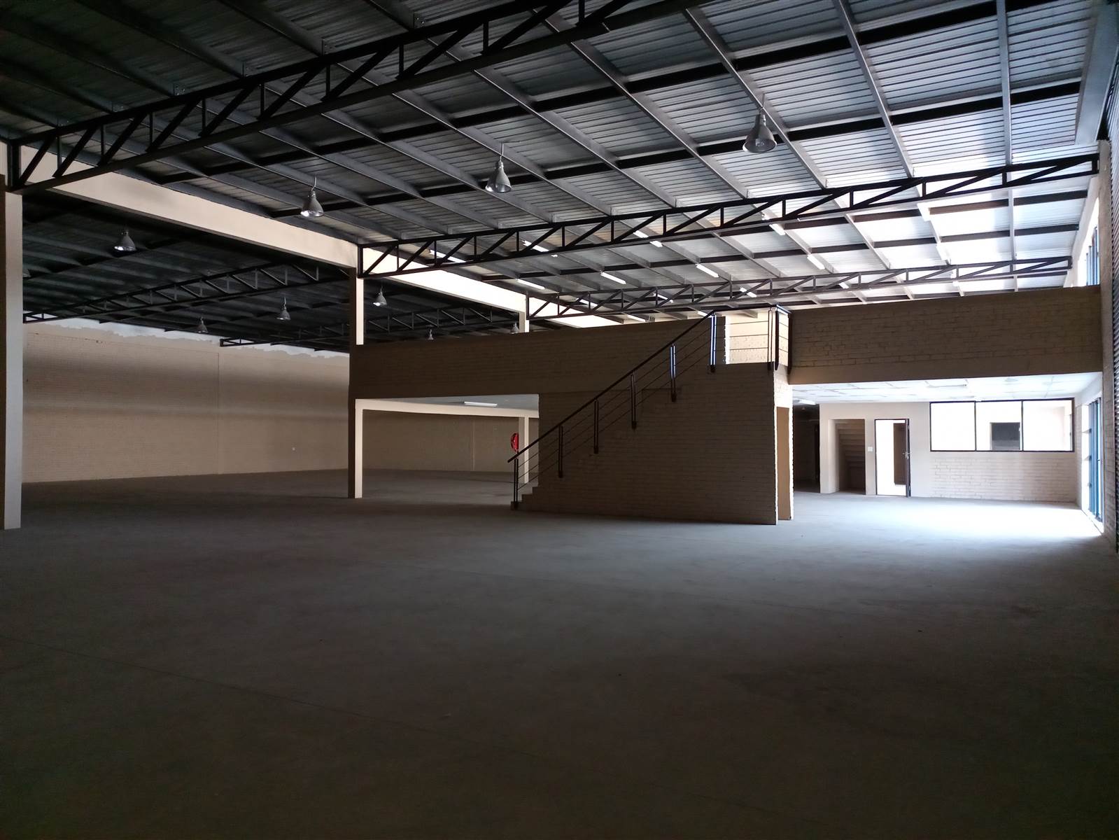 1309  m² Industrial space in Pomona photo number 8