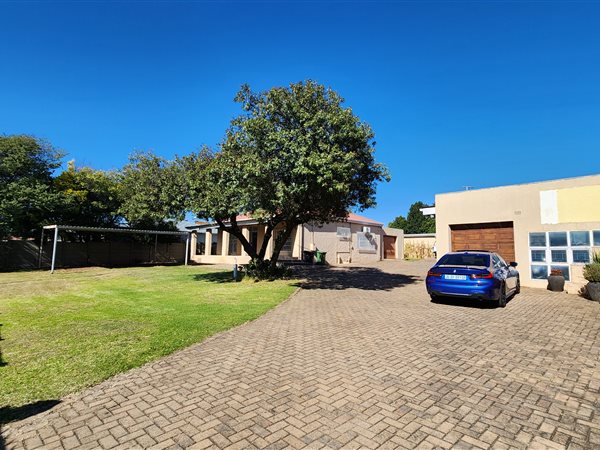 400 m² Commercial space 400 m² Commercial space