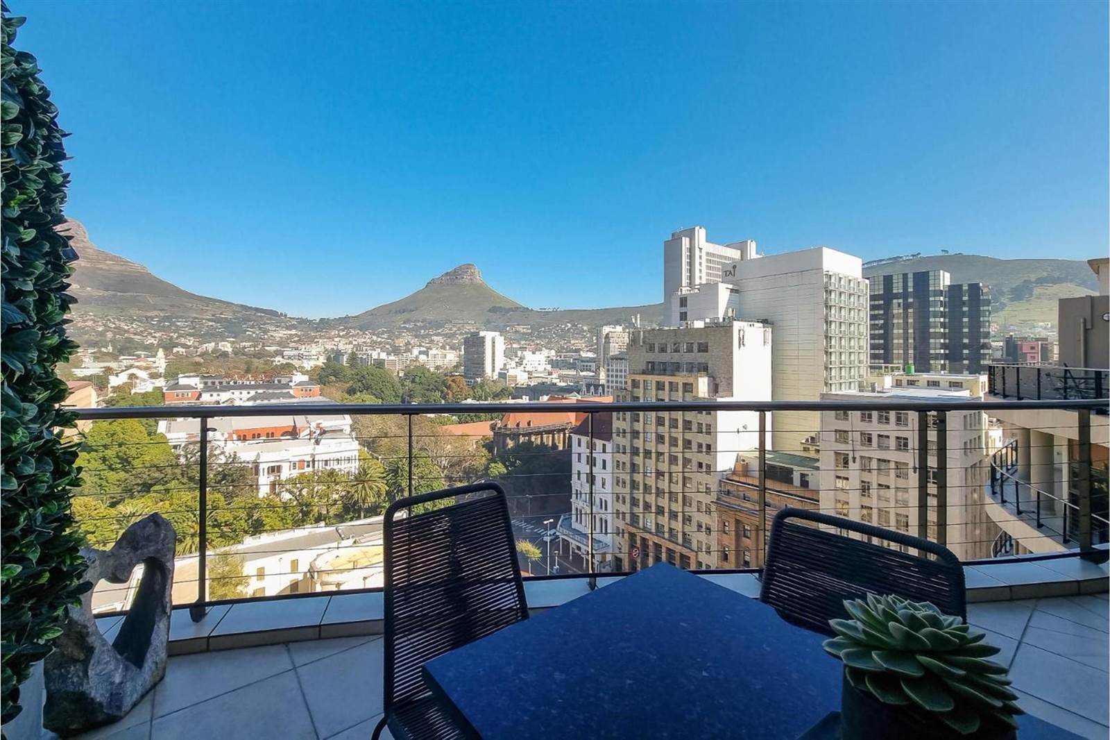 2 Bed Duplex in Cape Town City Centre photo number 1