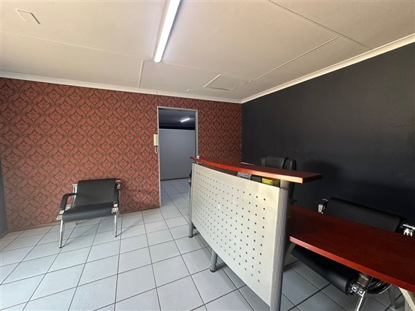 90  m² Commercial space