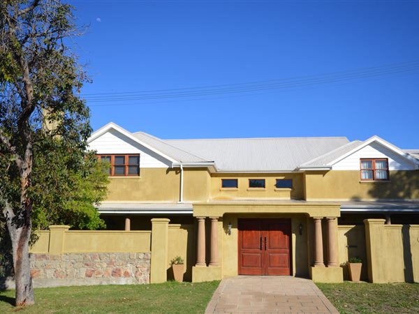 5 Bedroom House 5 Bedroom House