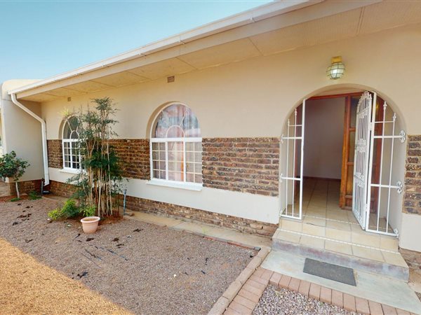 4 Bedroom House 4 Bedroom House