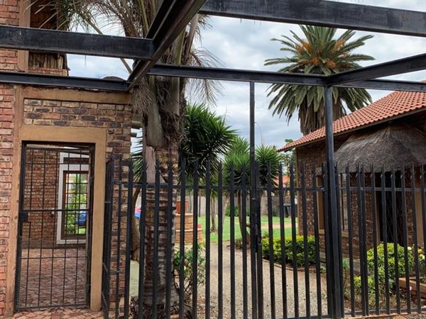 2 Bed Townhouse in Germiston South