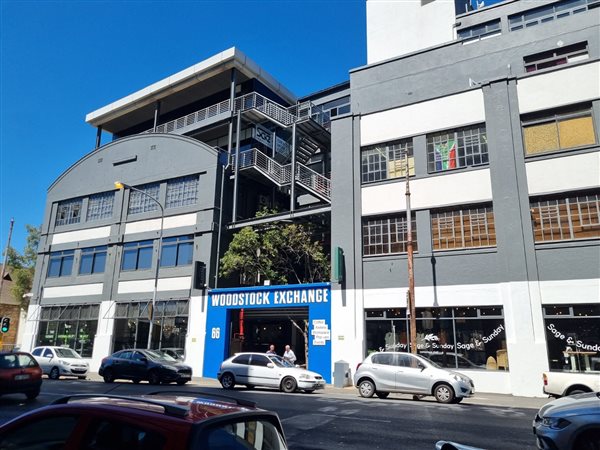 96  m² Commercial space in Woodstock