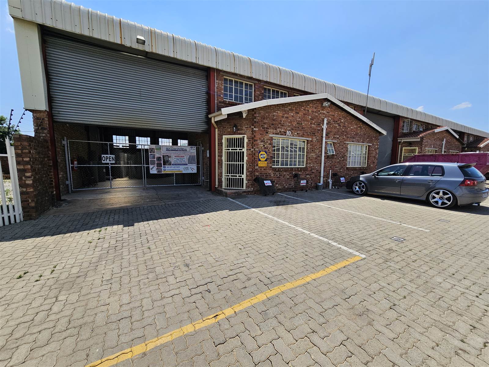 350  m² Industrial space in Anderbolt photo number 1