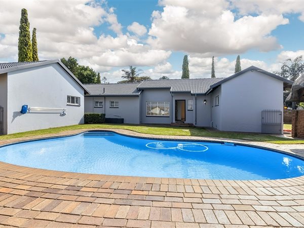 3 Bedroom House 3 Bedroom House