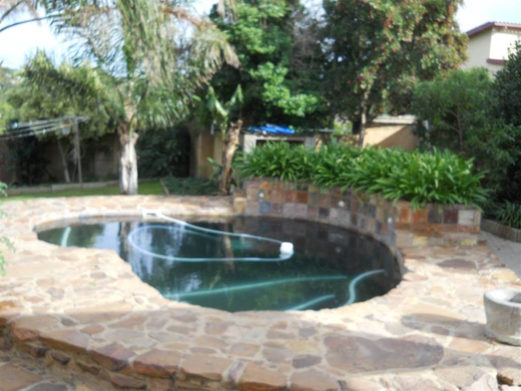 4 Bed House in Humansdorp photo number 11